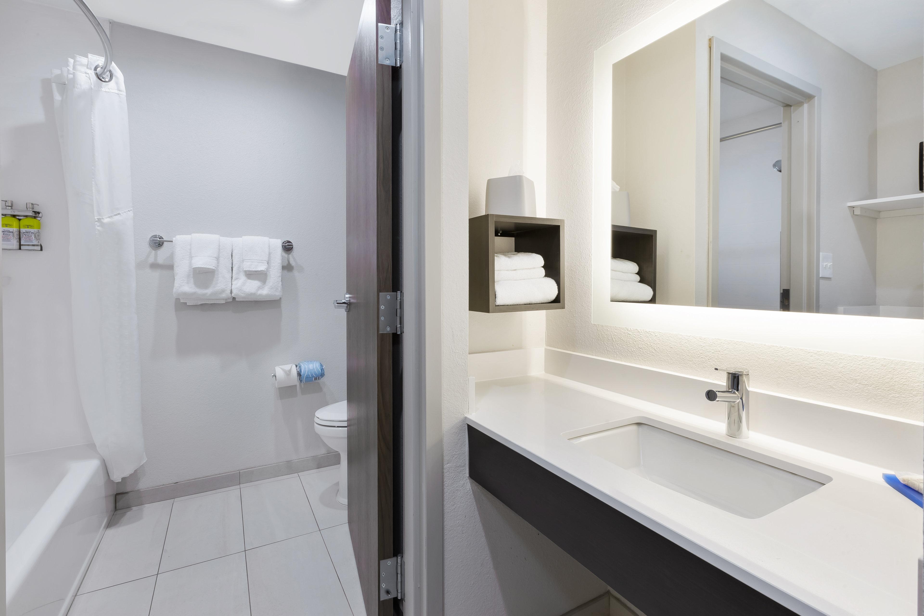 Holiday Inn Express Detroit-Warren/General Motors Technology Center By Ihg Esterno foto