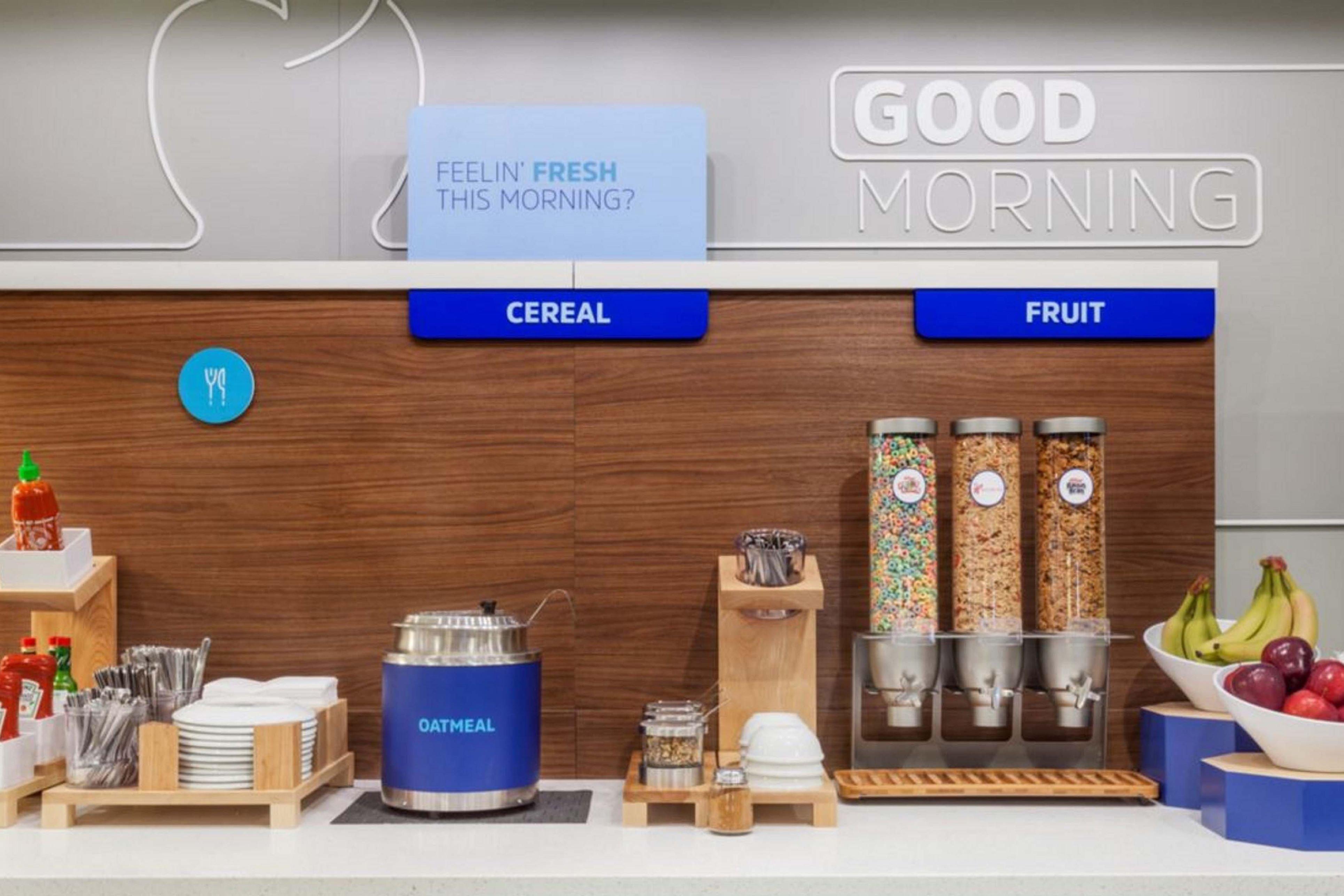 Holiday Inn Express Detroit-Warren/General Motors Technology Center By Ihg Esterno foto