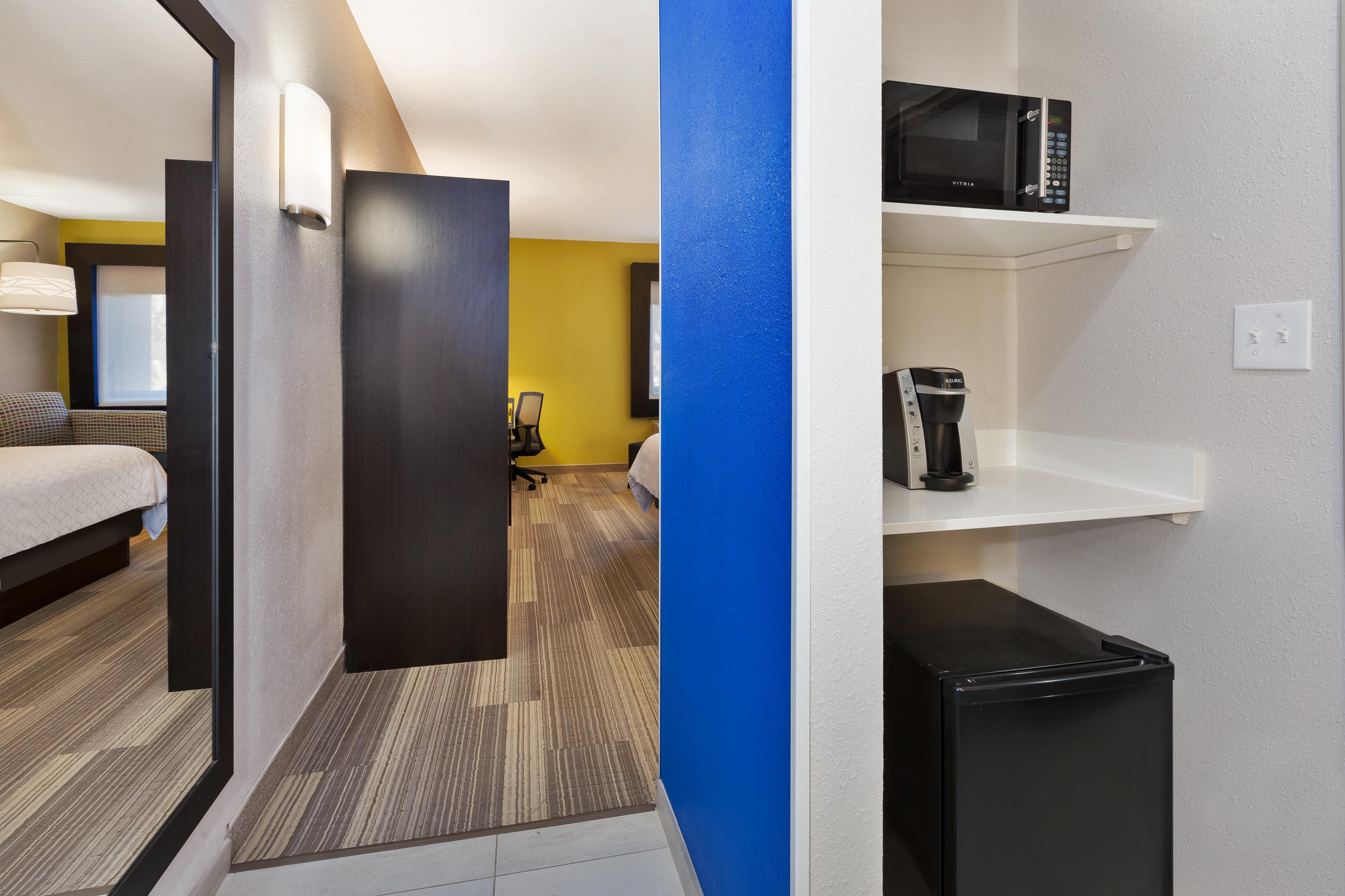 Holiday Inn Express Detroit-Warren/General Motors Technology Center By Ihg Esterno foto