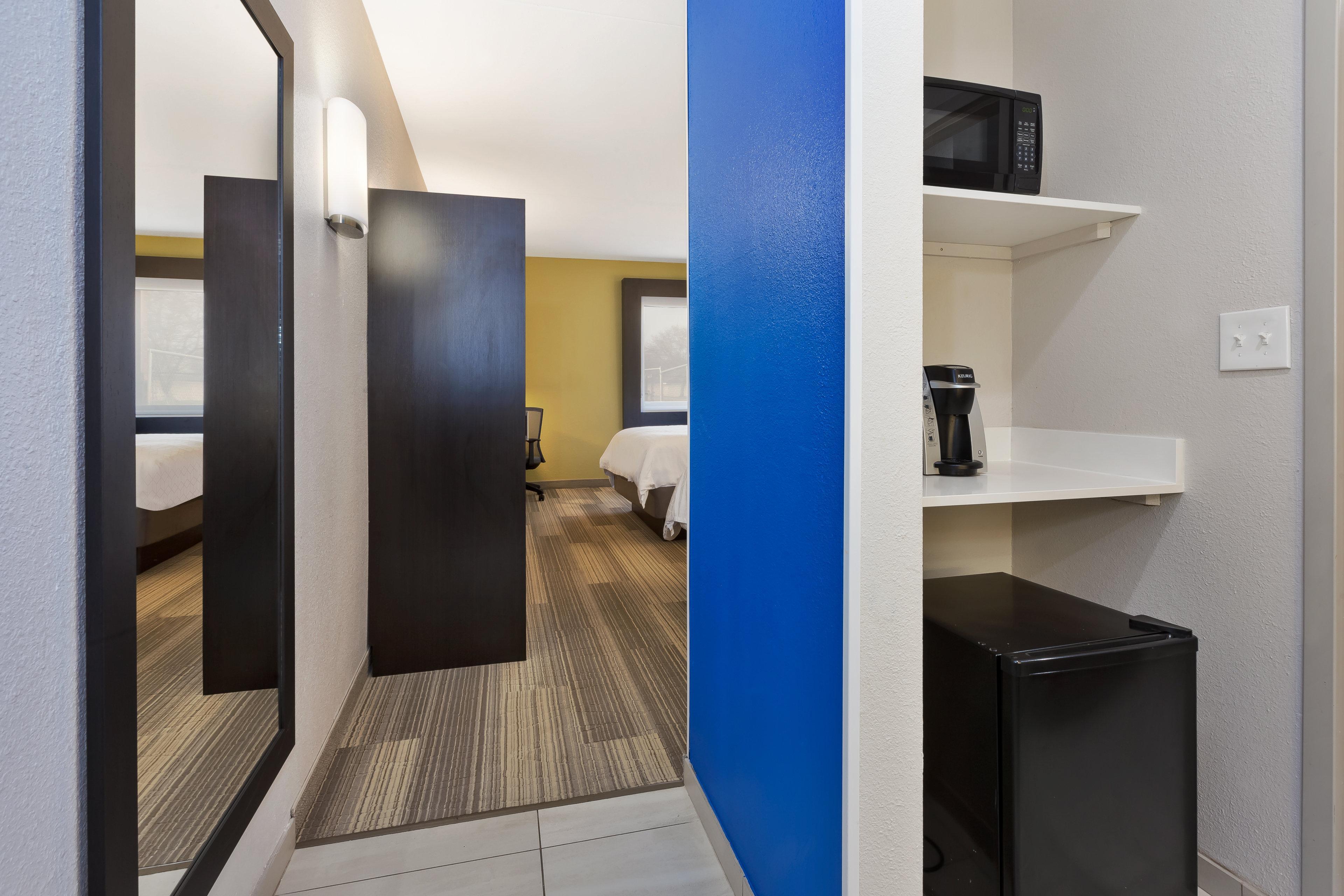 Holiday Inn Express Detroit-Warren/General Motors Technology Center By Ihg Esterno foto