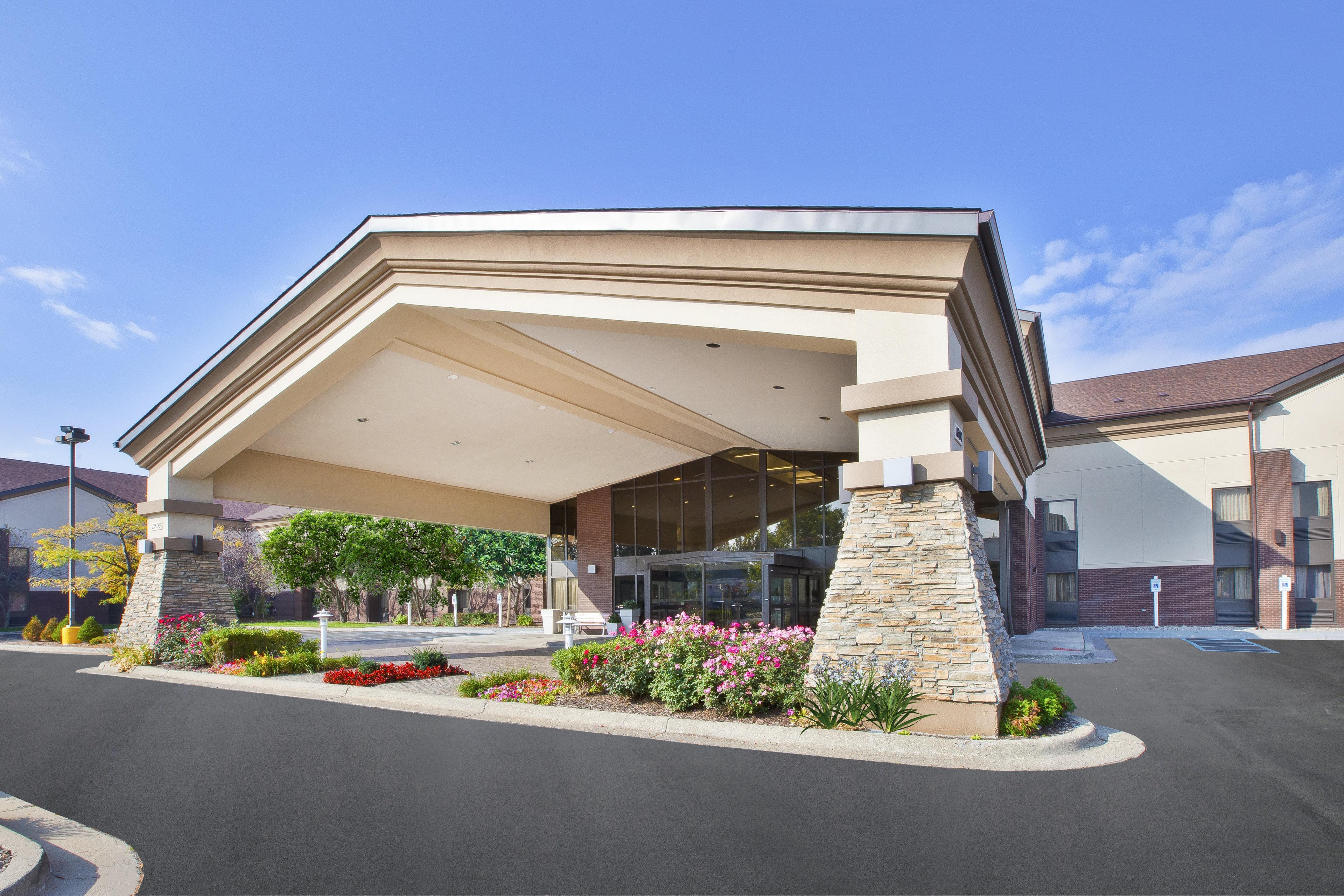 Holiday Inn Express Detroit-Warren/General Motors Technology Center By Ihg Esterno foto