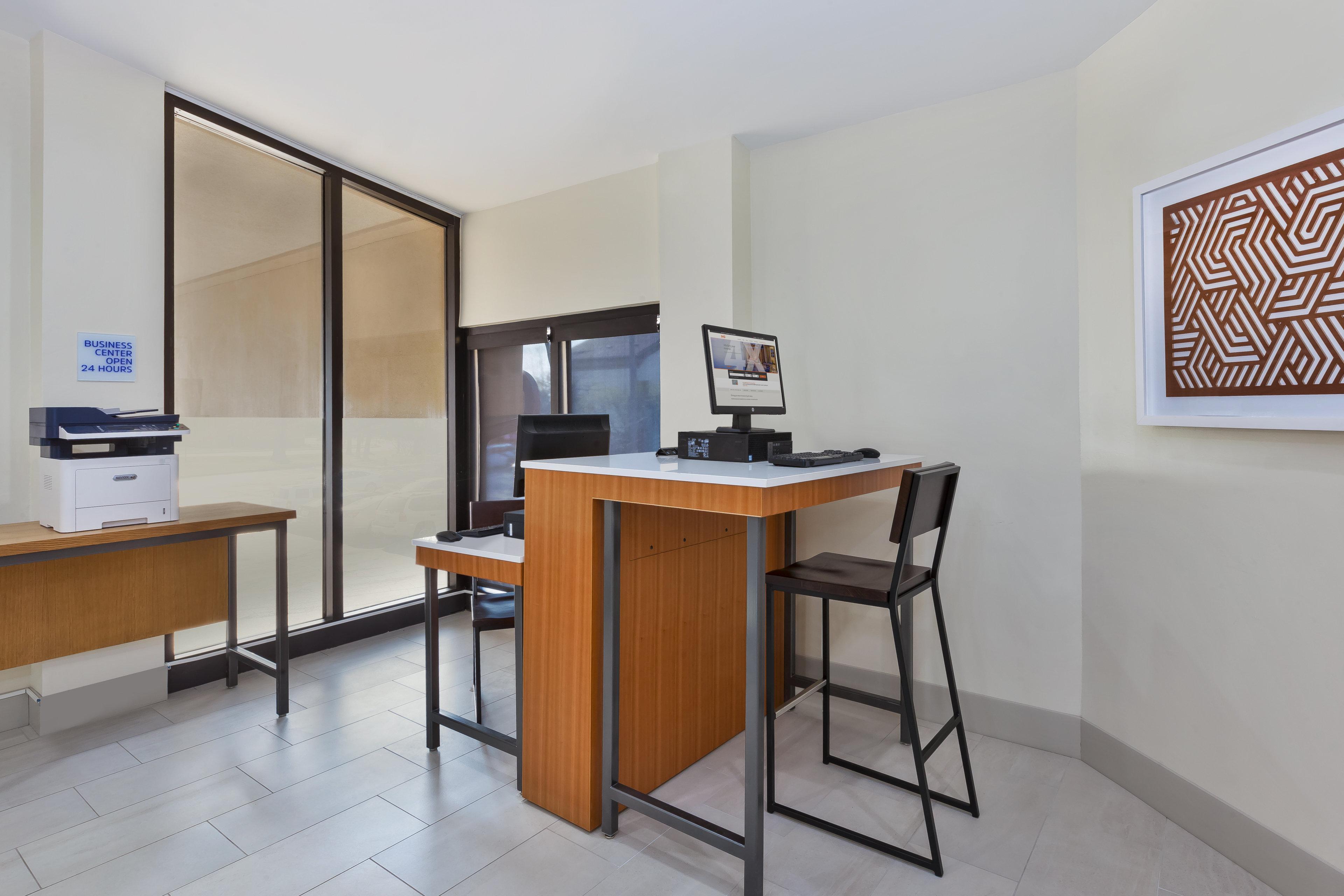 Holiday Inn Express Detroit-Warren/General Motors Technology Center By Ihg Esterno foto