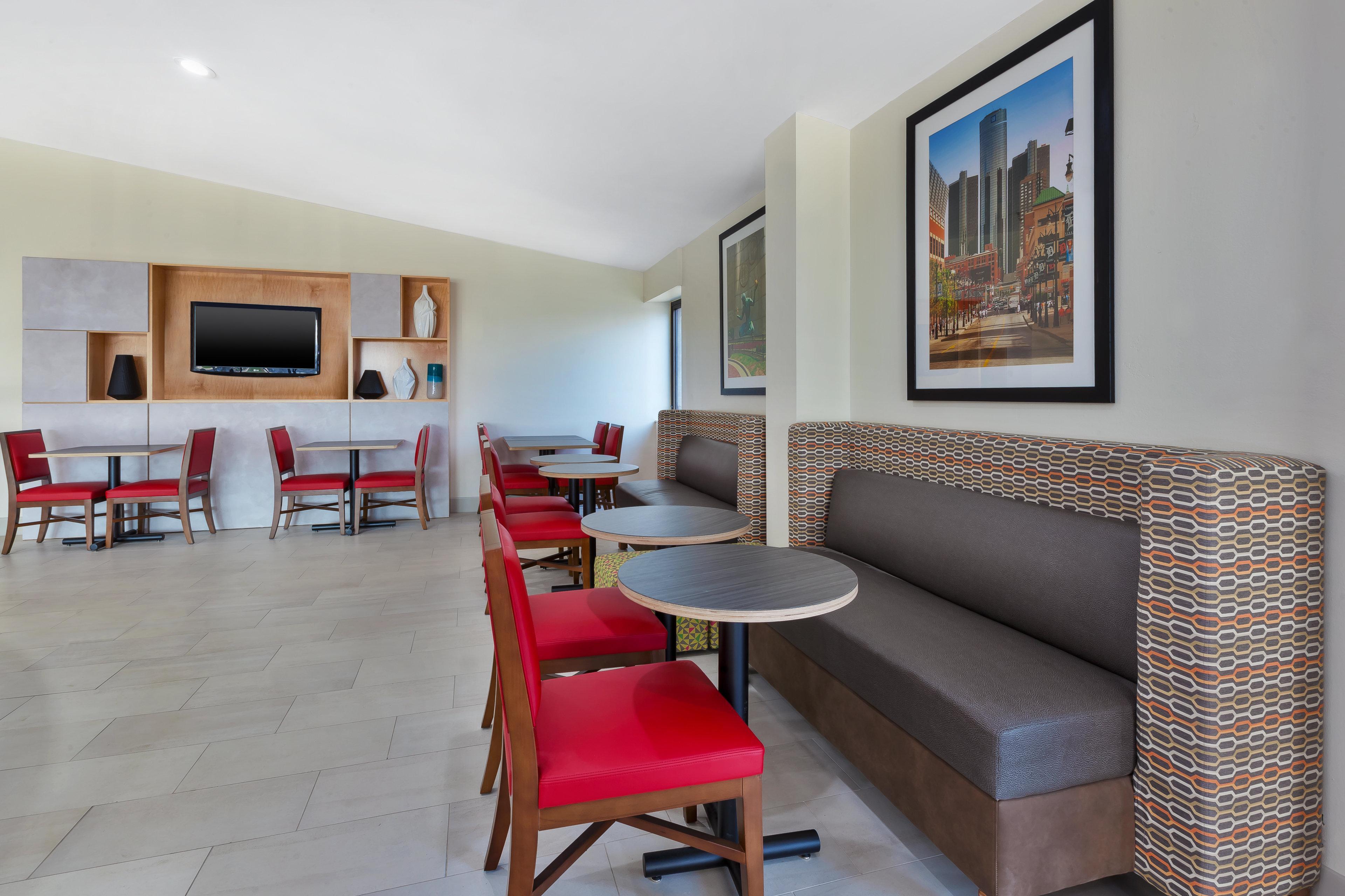Holiday Inn Express Detroit-Warren/General Motors Technology Center By Ihg Esterno foto