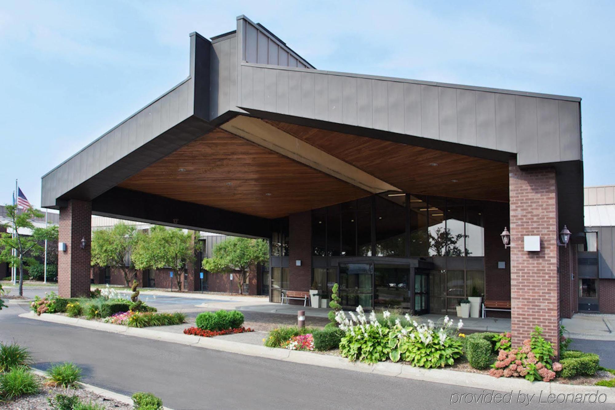 Holiday Inn Express Detroit-Warren/General Motors Technology Center By Ihg Esterno foto