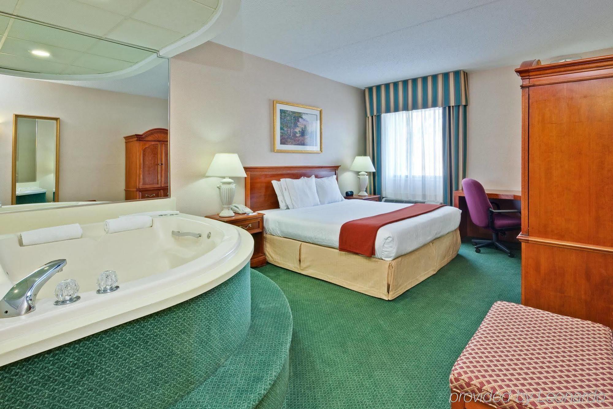 Holiday Inn Express Detroit-Warren/General Motors Technology Center By Ihg Camera foto