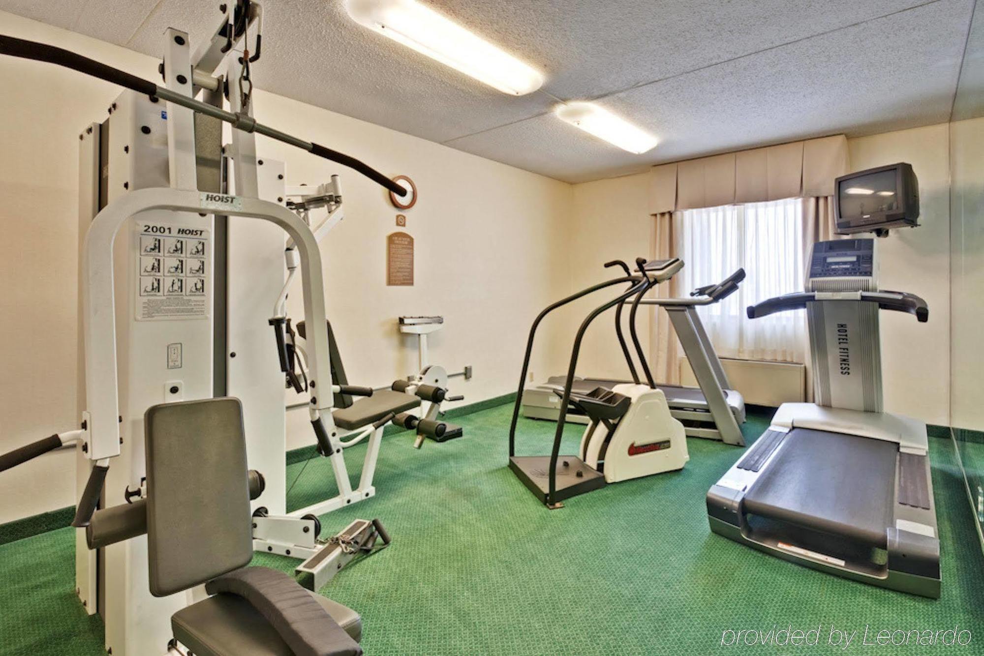 Holiday Inn Express Detroit-Warren/General Motors Technology Center By Ihg Esterno foto